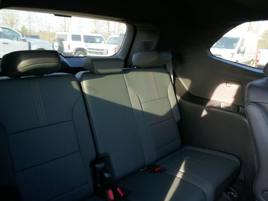 New 2026 GMC Acadia AT4 image 13