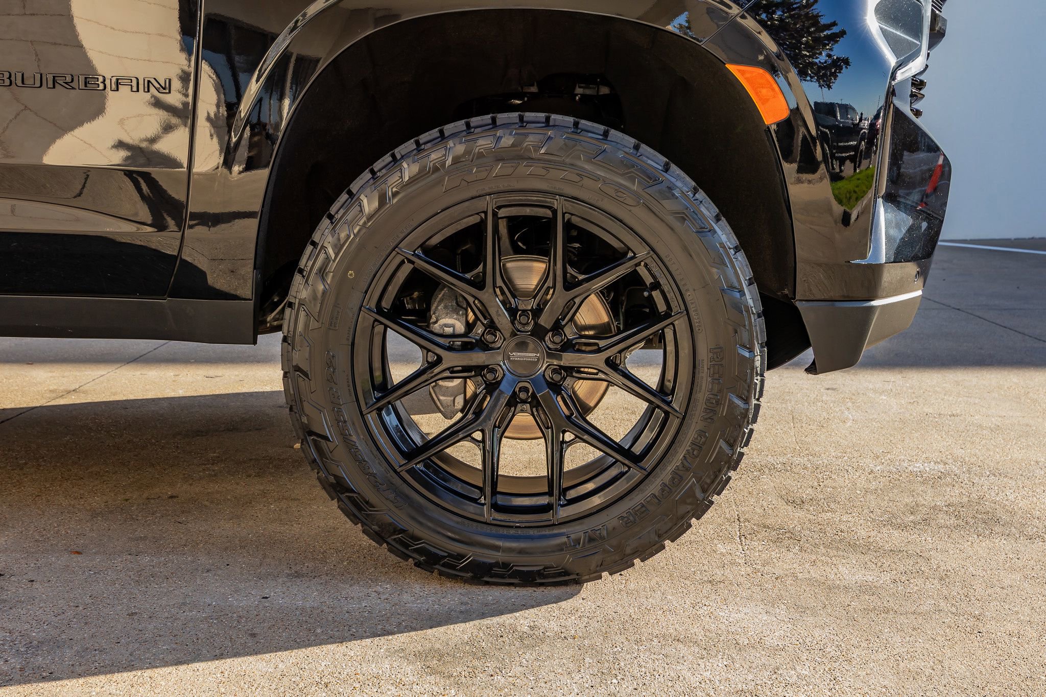 Used 2023 Chevrolet Suburban RST w/ Sport Performance Package image 12