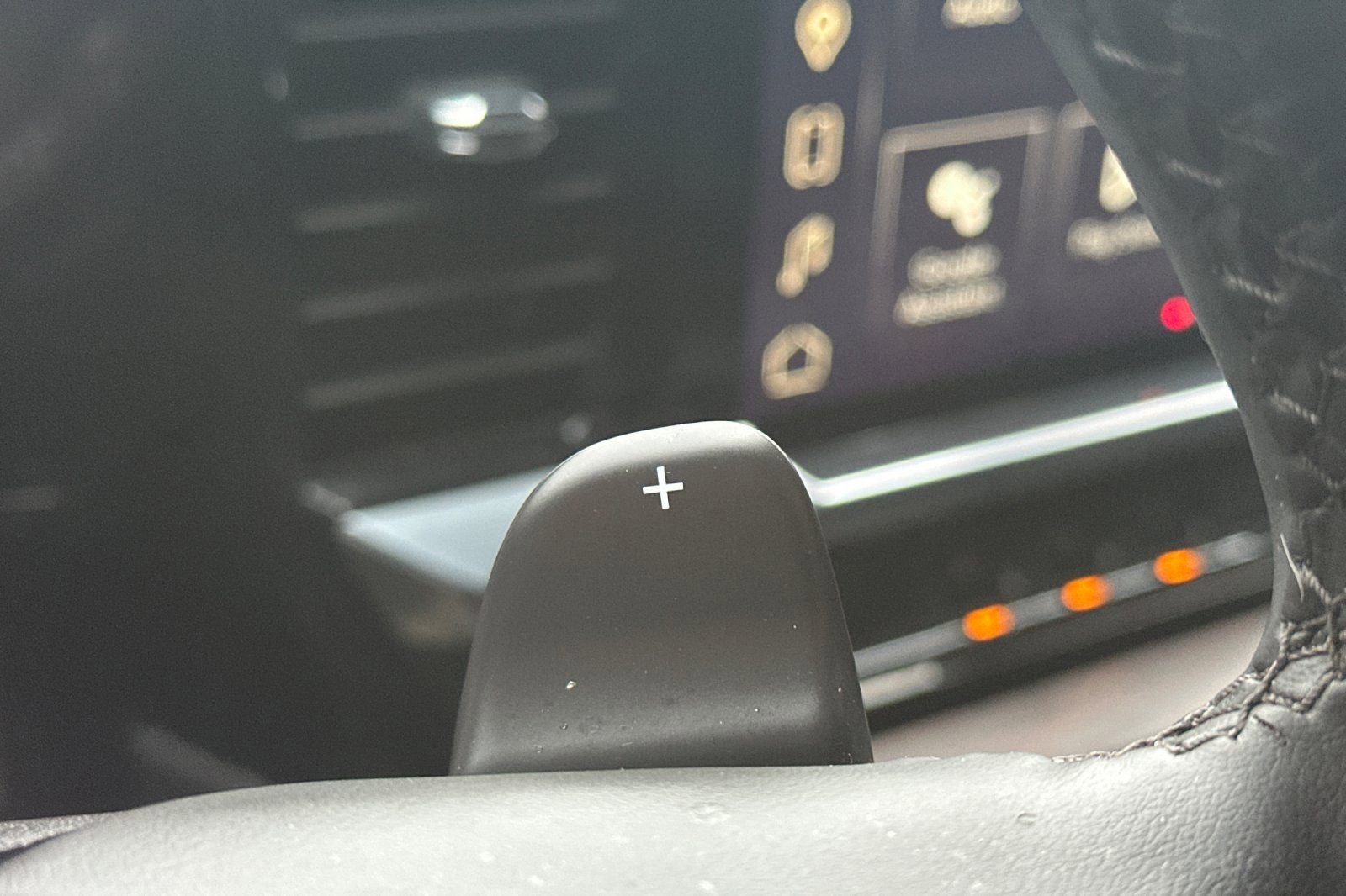 Used 2024 GMC Sierra 1500 SLT w/ SLT Premium Plus Package AWD/4WD image 34