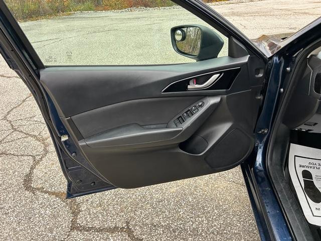 Used 2015 MAZDA MAZDA3 i Sport image 10