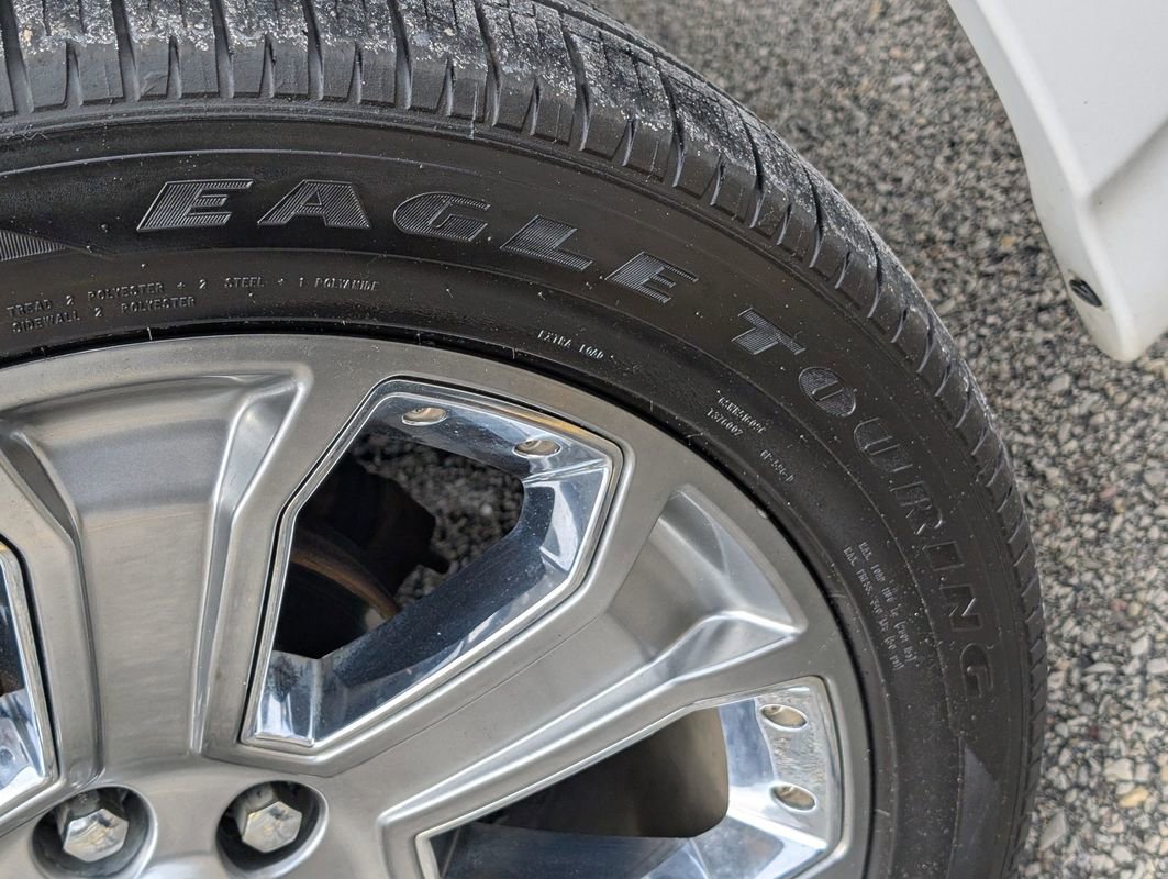 Used 2003 GMC Yukon XL Denali image 18