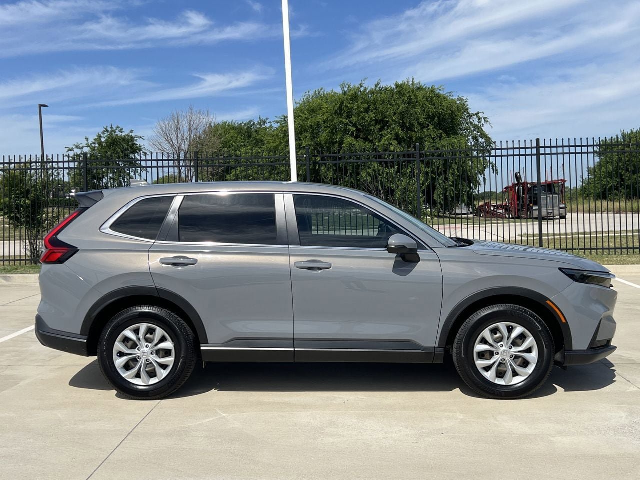 Used 2024 Honda CR-V LX image 3