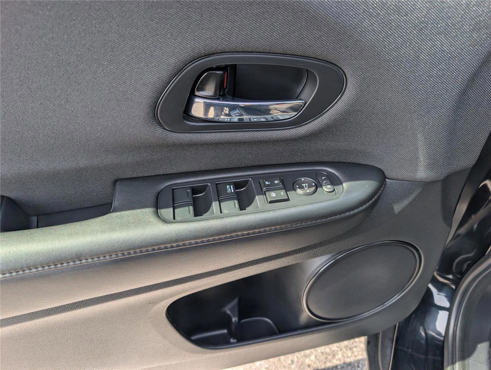 Used 2019 Honda HR-V LX image 18