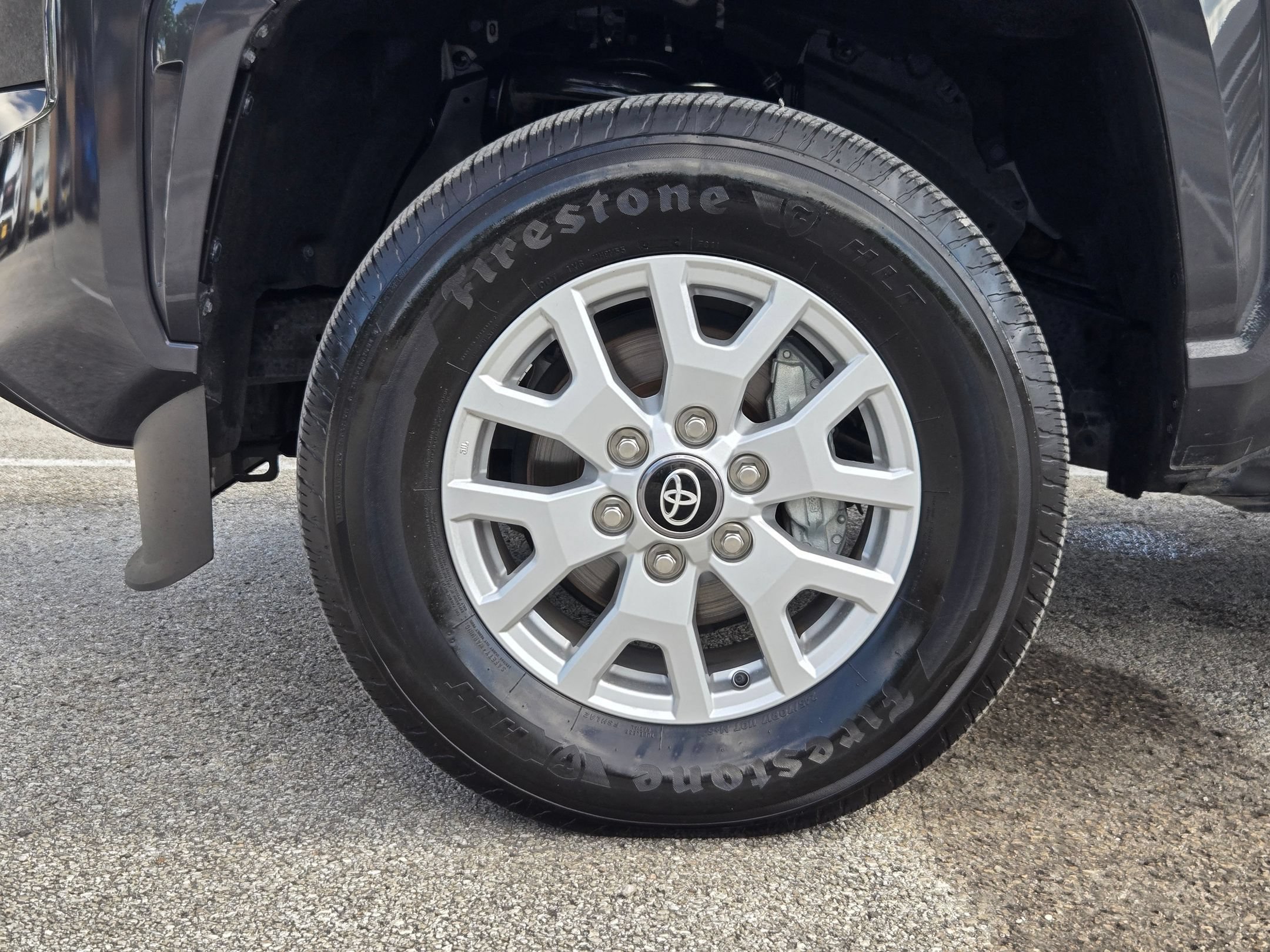 Used 2025 Toyota Tacoma SR5 AWD/4WD image 31