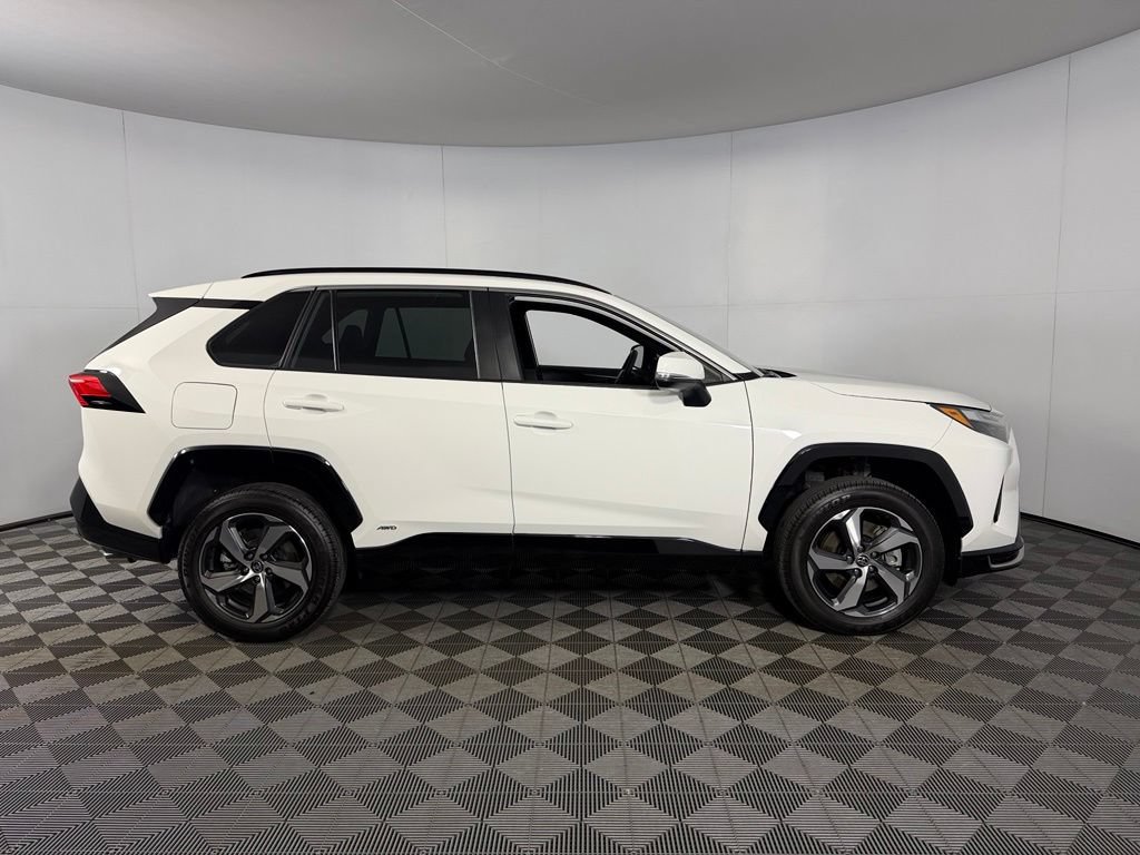 Used 2025 Toyota RAV4 SE AWD/4WD image 6