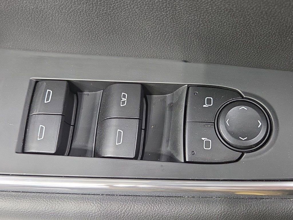 Used 2025 GMC Acadia Elevation AWD/4WD image 30