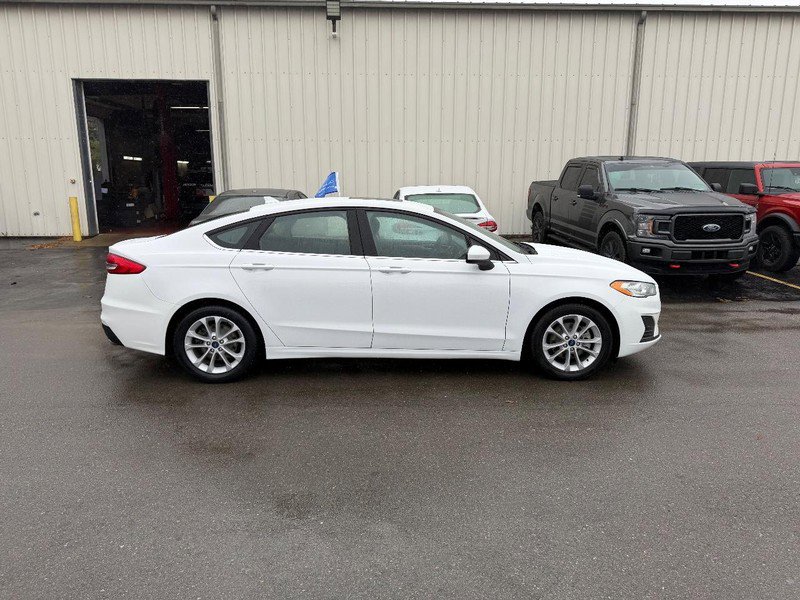 Used 2020 Ford Fusion SE image 3