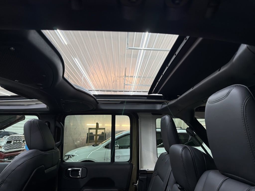 New 2026 Jeep Wrangler Unlimited Sahara AWD/4WD image 36