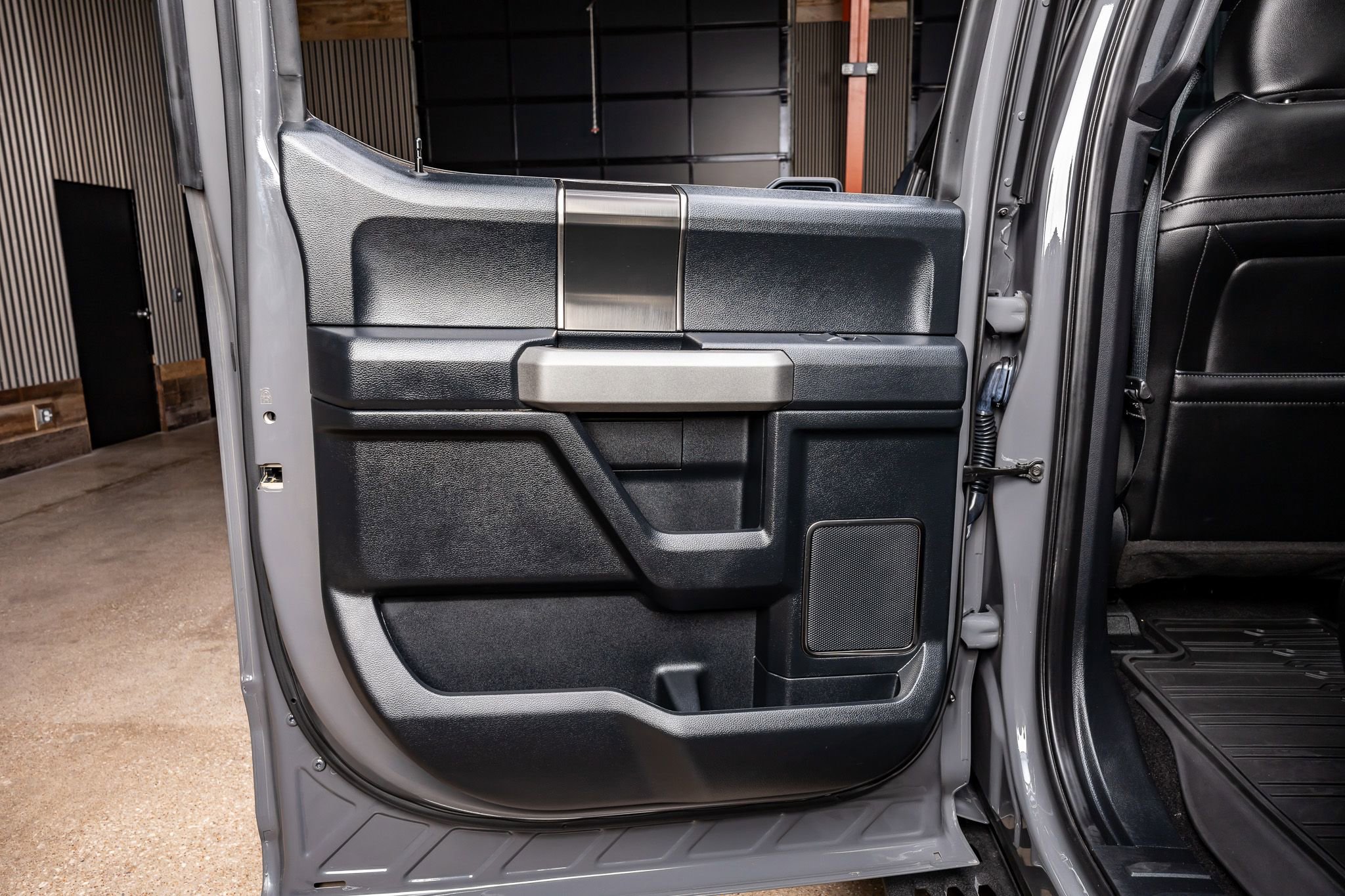 Used 2020 Ford F150 Raptor w/ Equipment Group 802A Luxury image 35