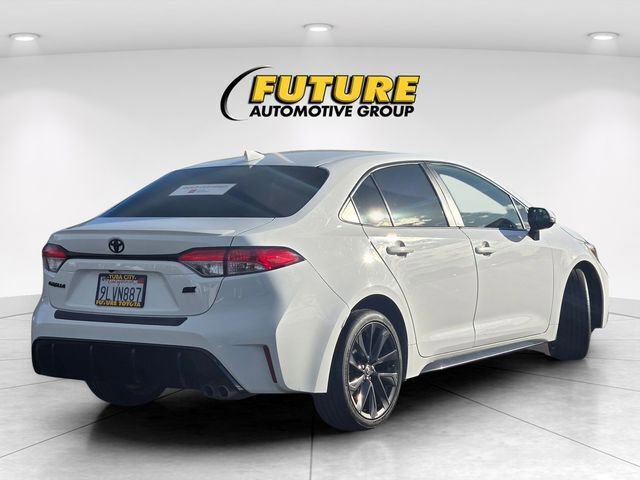 Certified 2024 Toyota Corolla SE w/ SE Premium Package FWD image 5