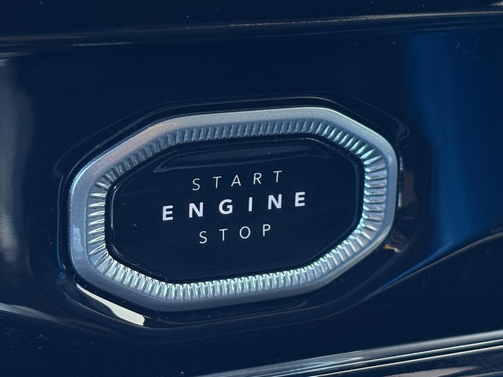 New 2026 Jeep Grand Cherokee Altitude image 19