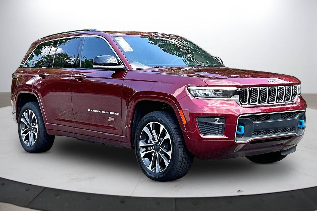Used 2023 Jeep Grand Cherokee Overland AWD/4WD image 2