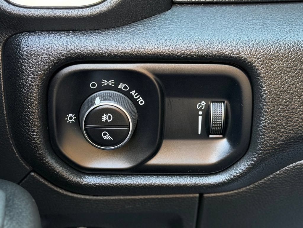 Used 2024 RAM 1500 Big Horn AWD/4WD image 23