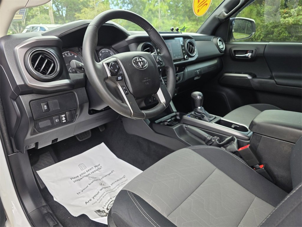 Used 2021 Toyota Tacoma TRD Sport w/ Technology Package image 25