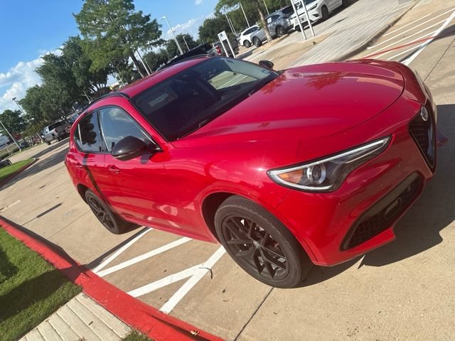 Used 2021 Alfa Romeo Stelvio Sprint w/ Nero Edizione