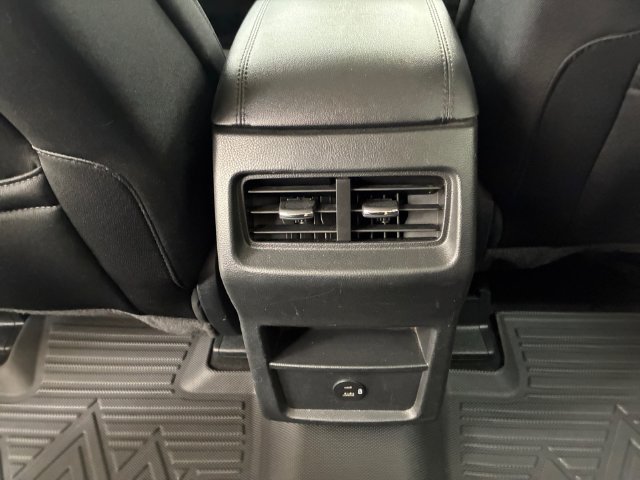 Used 2022 Ford Edge SE w/ Black Appearance Package AWD/4WD image 19