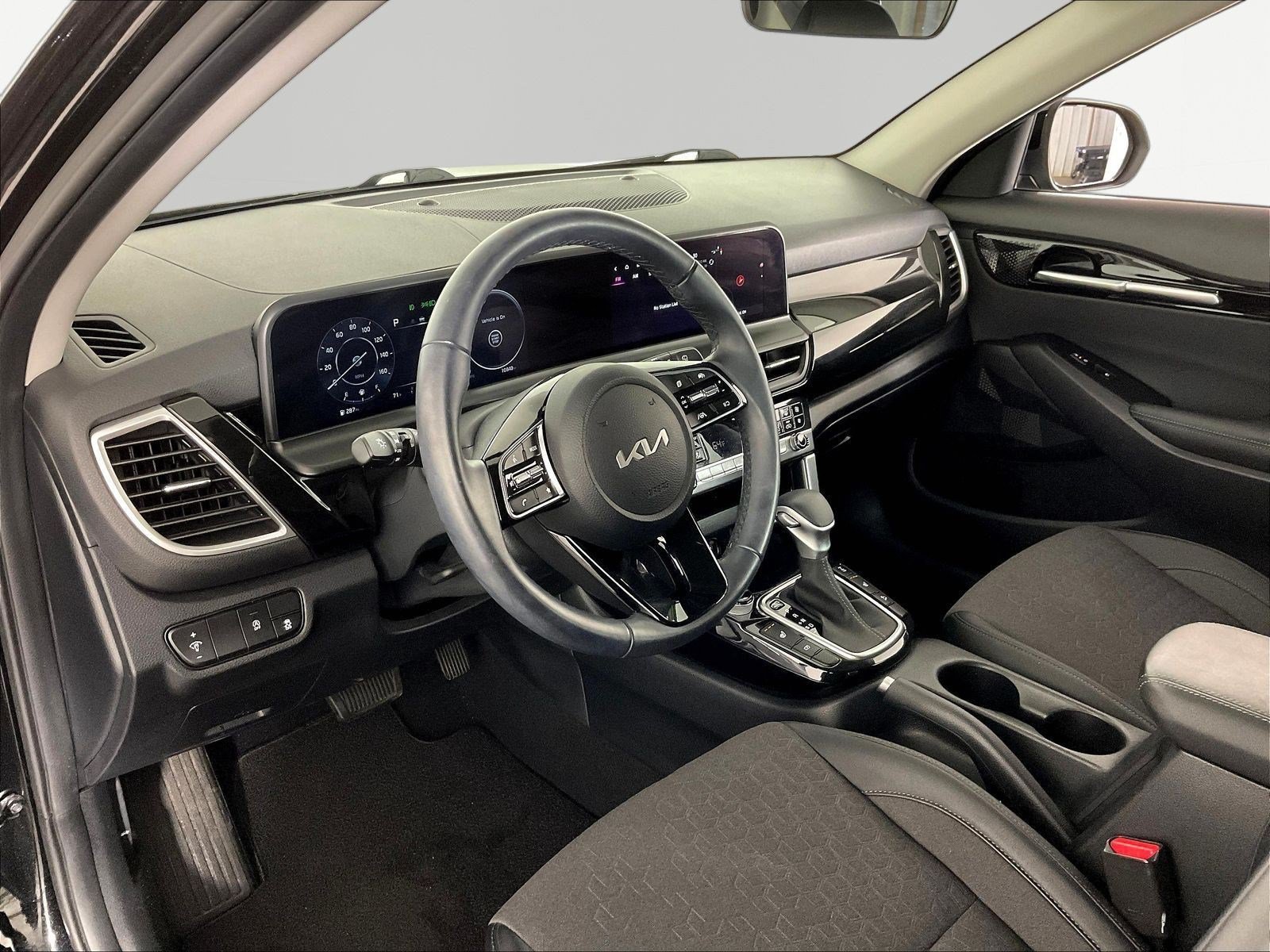 Used 2024 Kia Seltos S AWD/4WD image 17