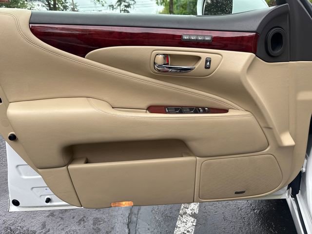 Used 2007 Lexus LS 460 RWD image 11