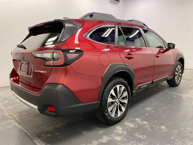 Used 2025 Subaru Outback Limited AWD/4WD image 2