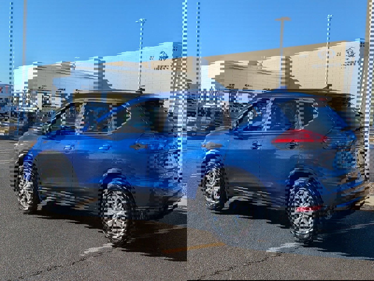 Used 2017 Nissan Rogue S w/ S Family Package image 4