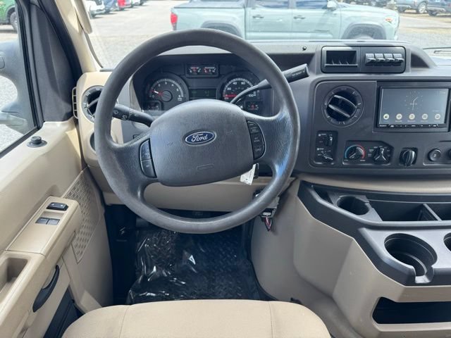 Used 2014 Ford E-350 and Econoline 350 XLT RWD image 18