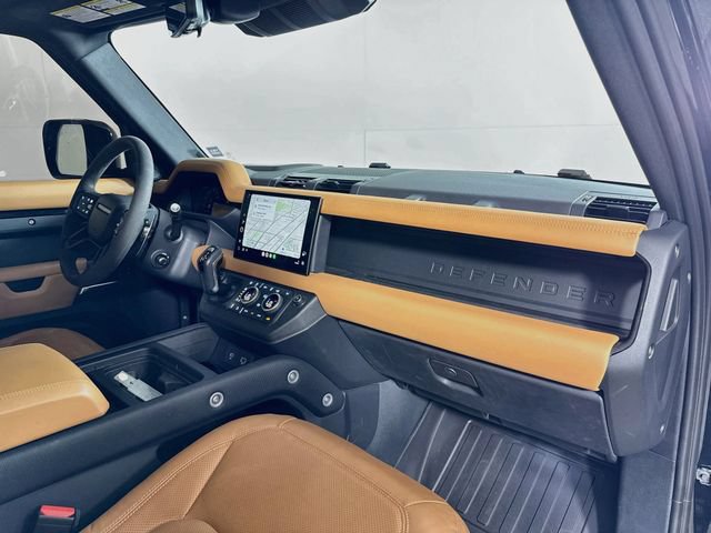 Certified 2024 Land Rover Defender 110 V8 AWD/4WD image 31