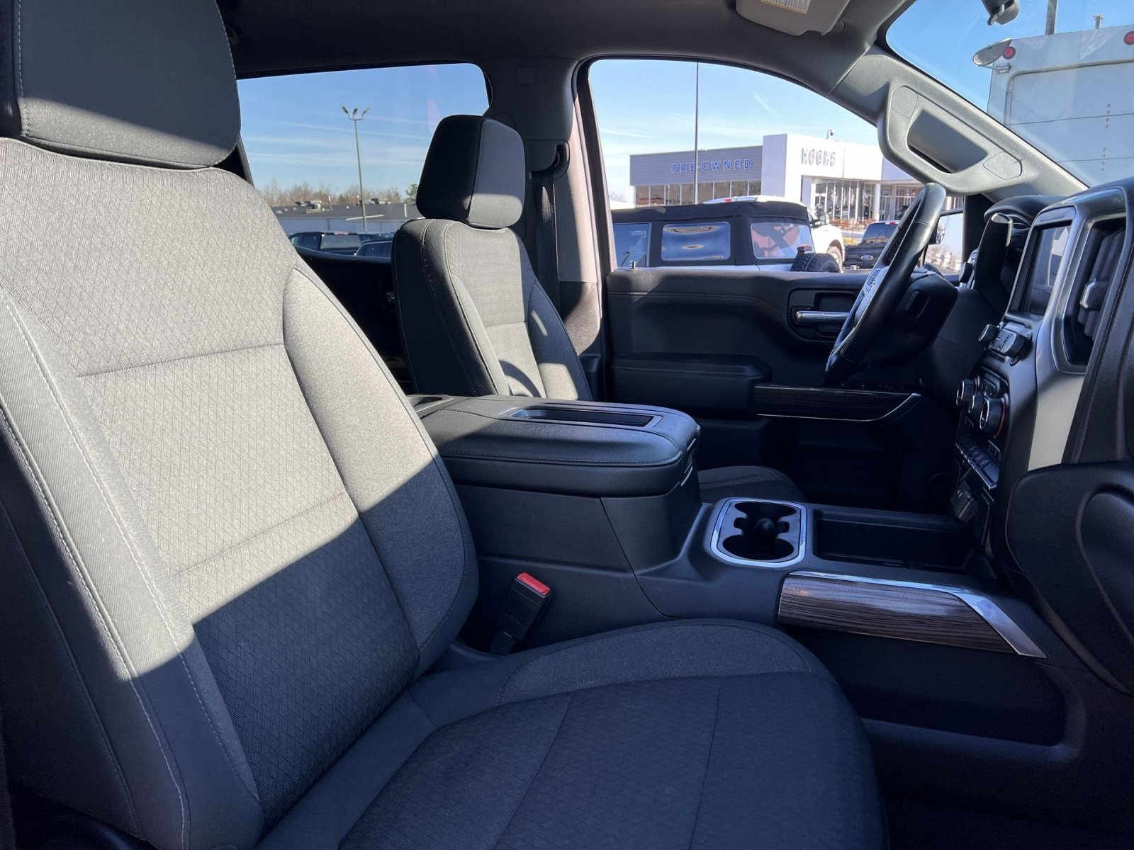 Used 2021 Chevrolet Silverado 1500 LT Trail Boss image 25