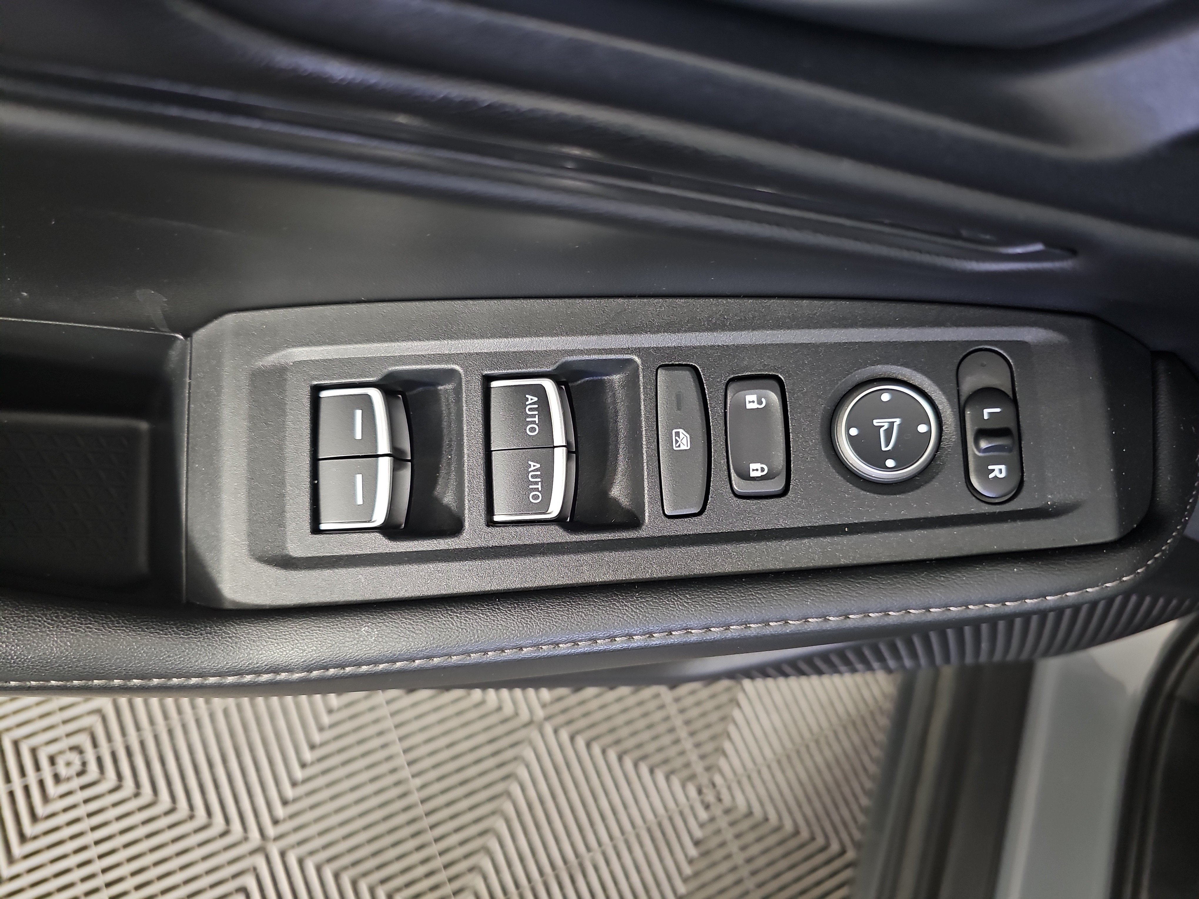 Certified 2025 Honda Accord Sport image 15