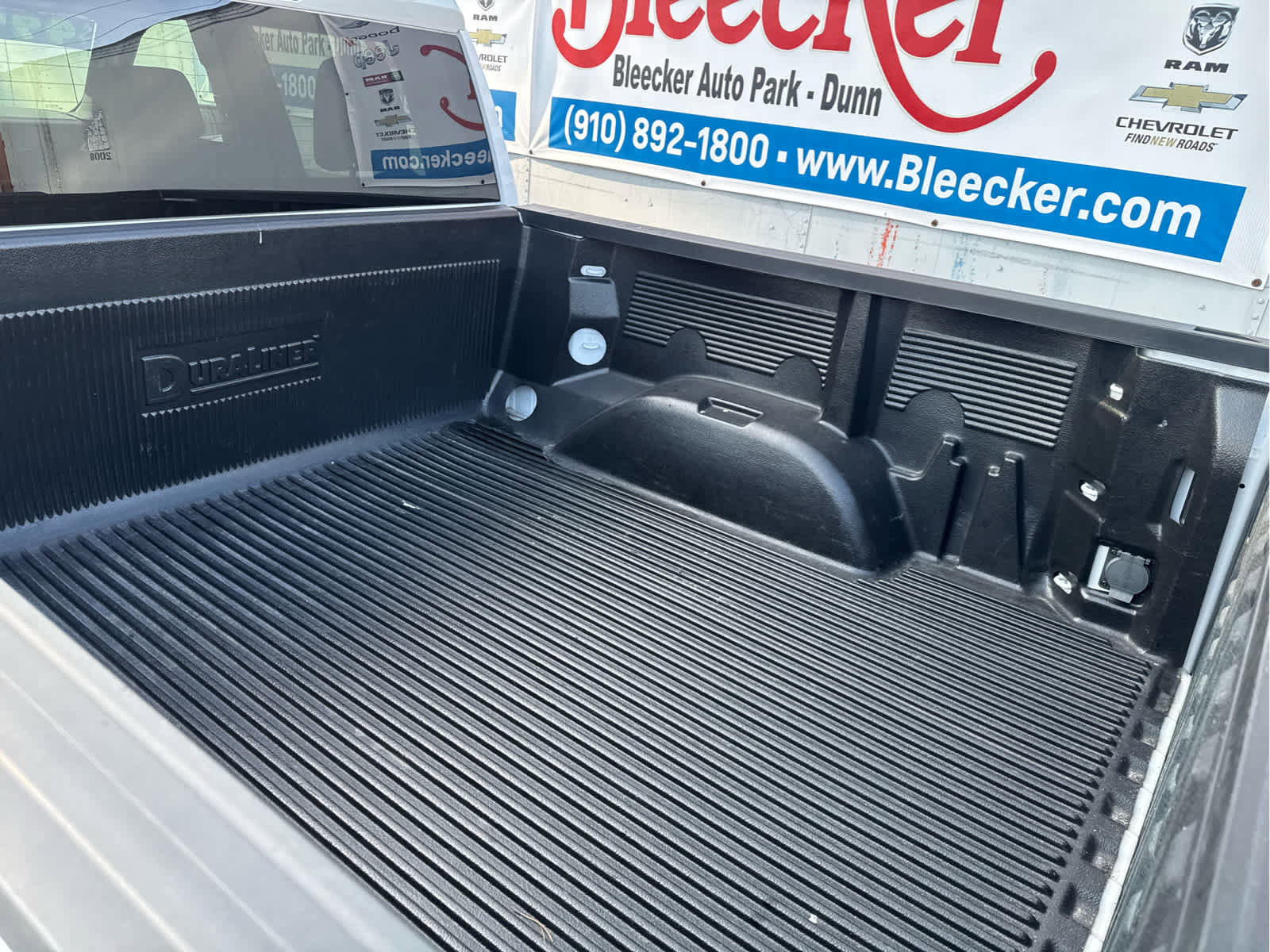 Used 2024 GMC Sierra 1500 SLT image 34