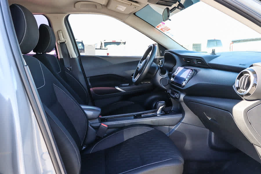 Used 2022 Nissan Kicks SV FWD image 16