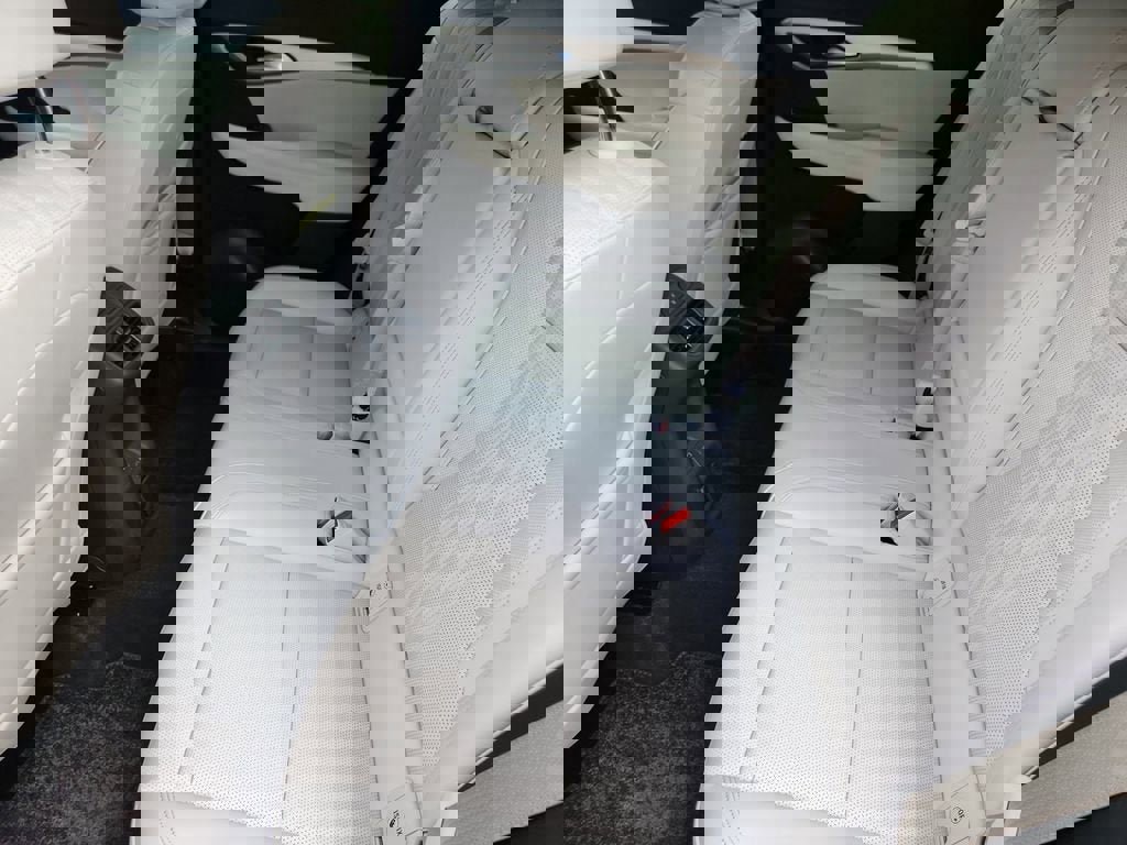 Used 2024 Buick Envision Avenir image 13