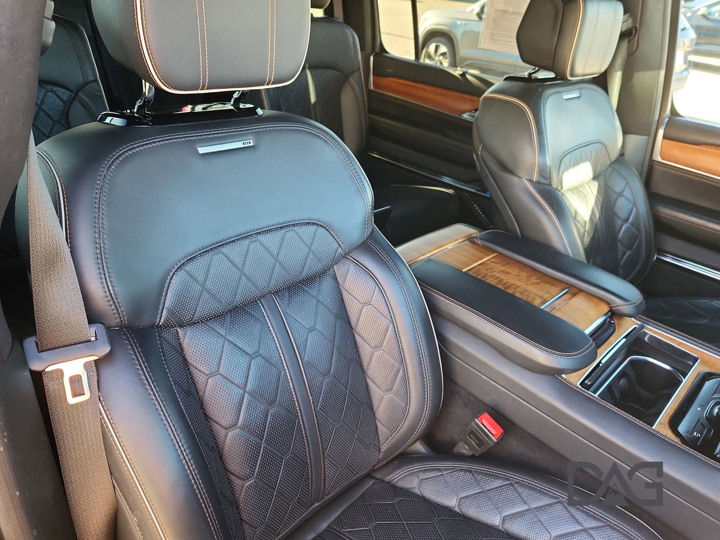 Used 2024 Jeep Grand Wagoneer L Series III image 28