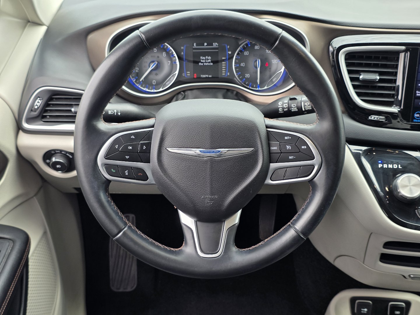 Used 2018 Chrysler Pacifica Touring-L w/ Premium Audio Group FWD image 25