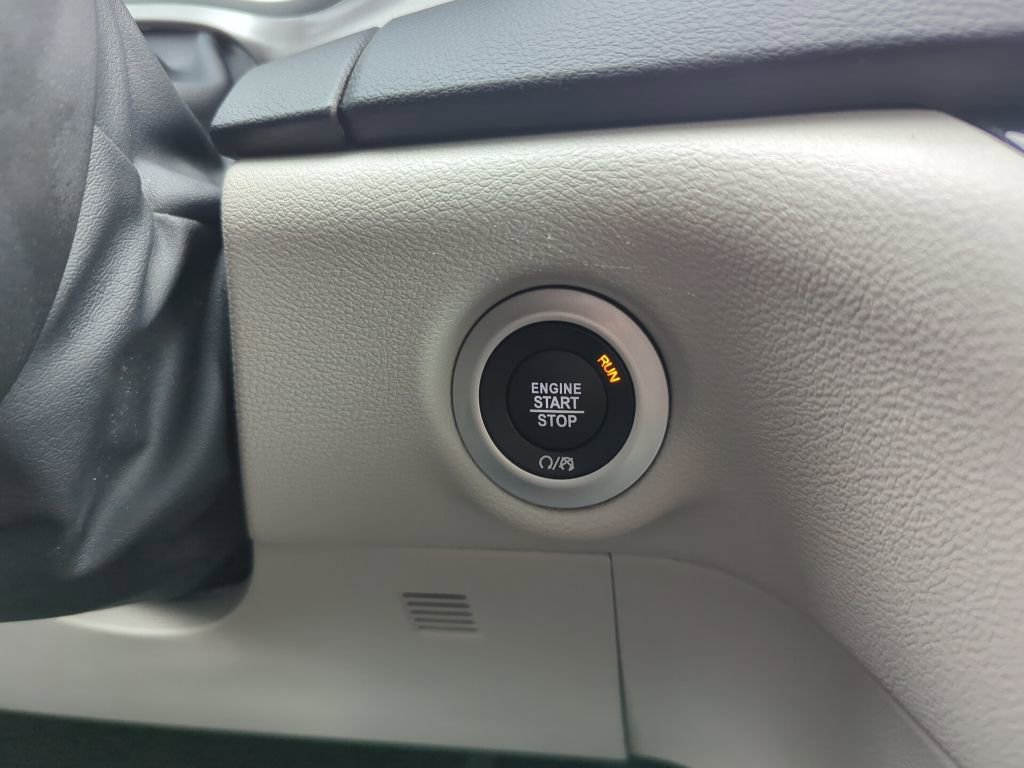 Used 2024 Chrysler Pacifica Touring-L image 27