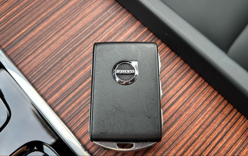 Certified 2025 Volvo S60 B5 Plus image 31