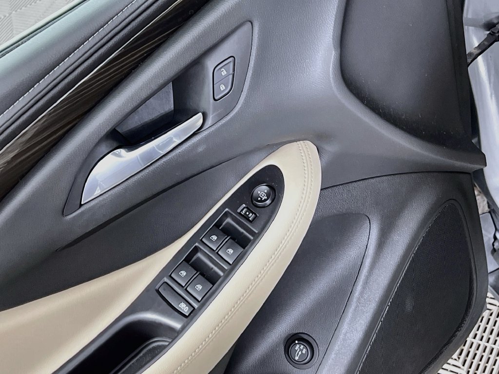 Certified 2020 Buick Envision Preferred FWD image 17