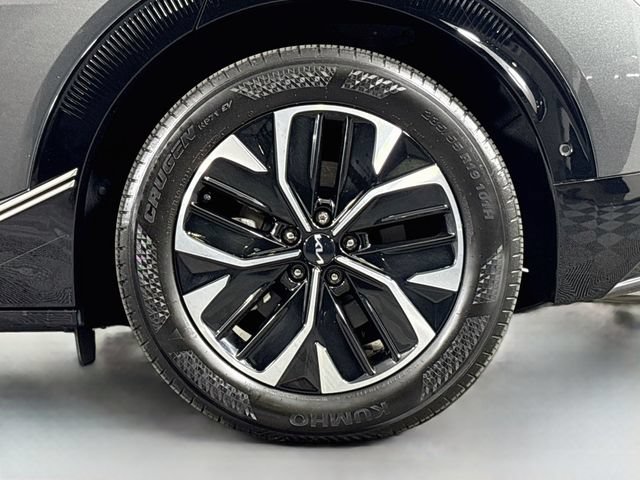 Used 2023 Kia EV6 Wind w/ Wind Technology Package AWD/4WD image 30