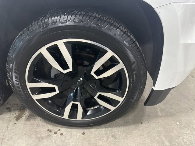 Used 2018 Chevrolet Tahoe Premier w/ RST 6.2L Performance Edition image 2