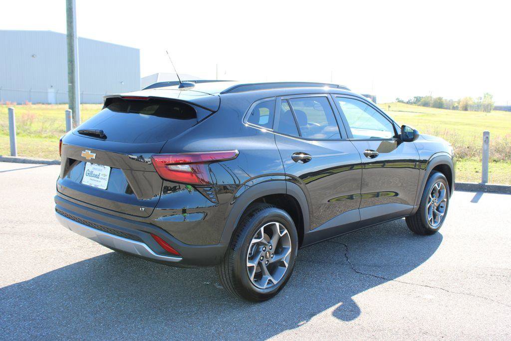 New 2026 Chevrolet Trax LT w/ Driver Confidence Package image 17