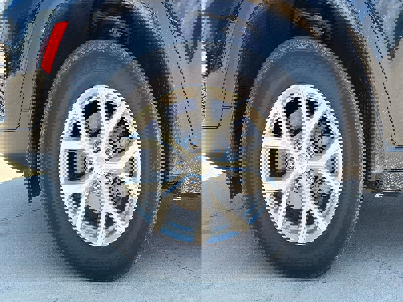 Used 2023 Jeep Grand Cherokee Limited image 8