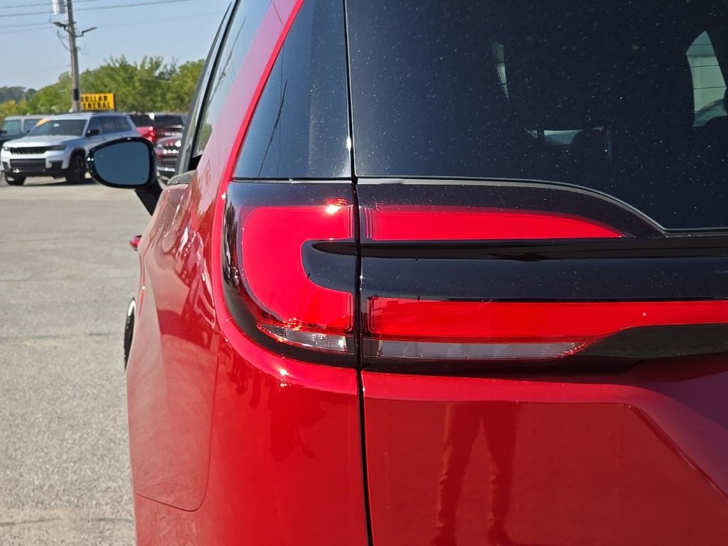 New 2026 Chrysler Pacifica Select image 11