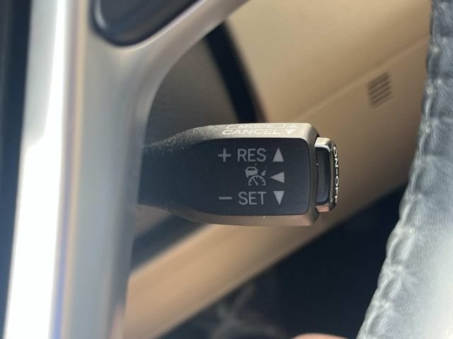 Used 2015 Toyota Highlander Limited Platinum AWD/4WD image 46
