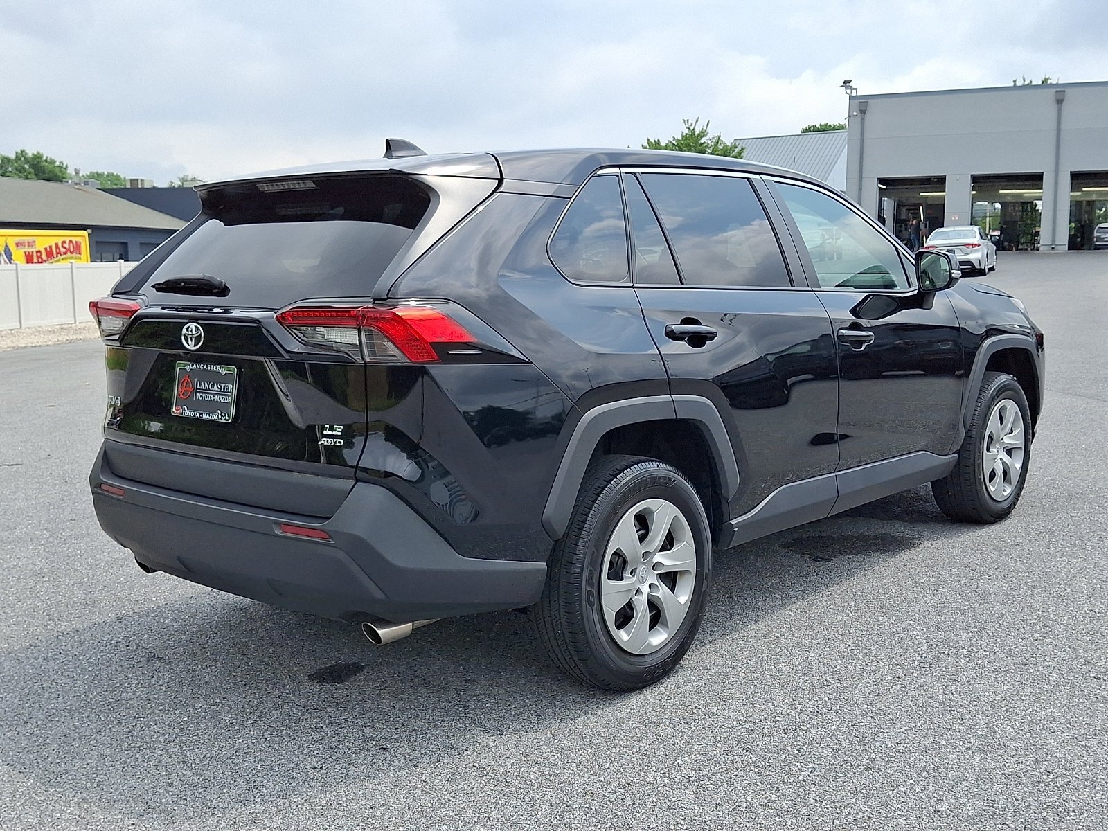 Used 2023 Toyota RAV4 LE AWD/4WD image 7