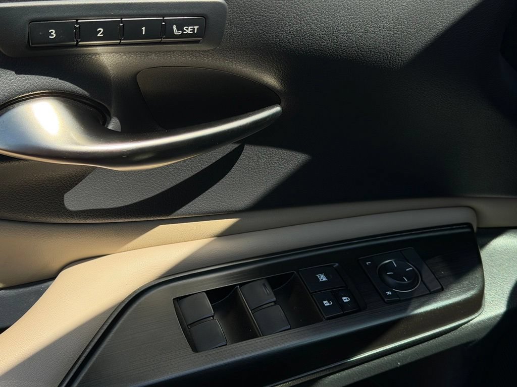 Used 2019 Lexus ES 350 w/ Premium Package FWD image 21