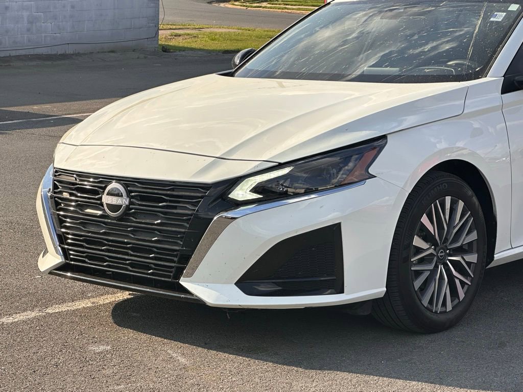 Used 2025 Nissan Altima 2.5 SV image 35