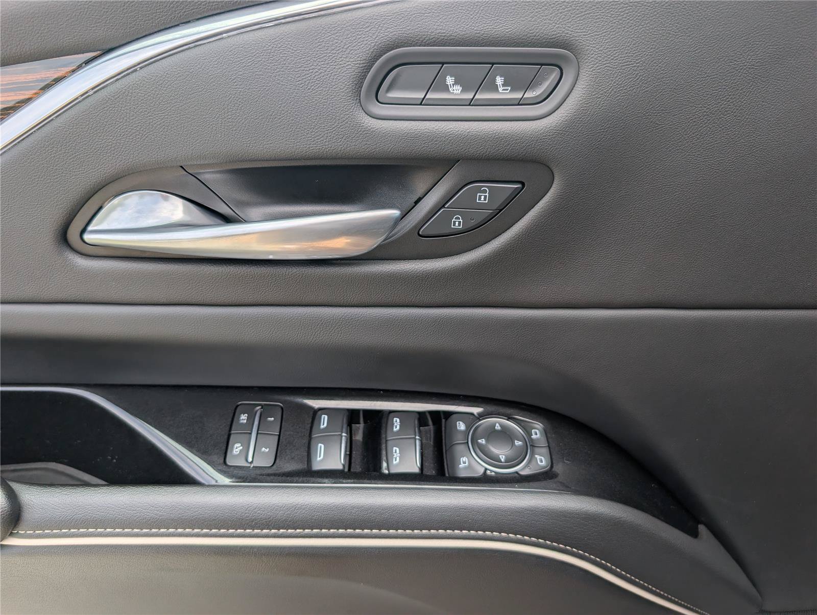 Used 2023 Cadillac Escalade Luxury AWD/4WD image 22