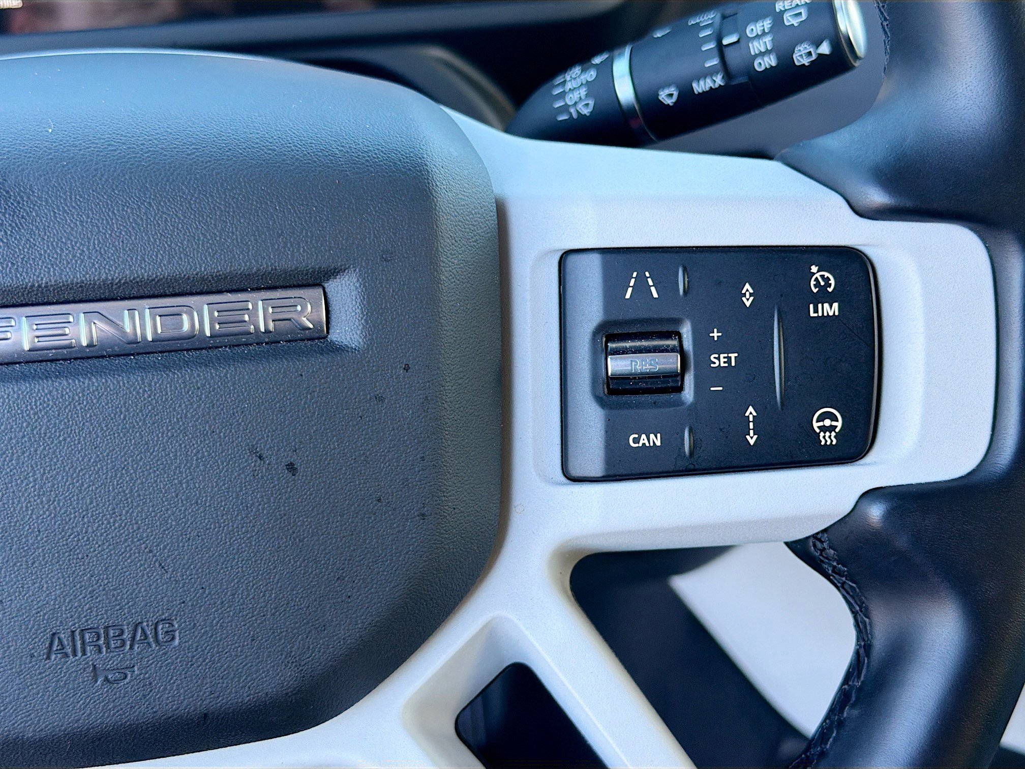 Used 2025 Land Rover Defender 130 S image 40