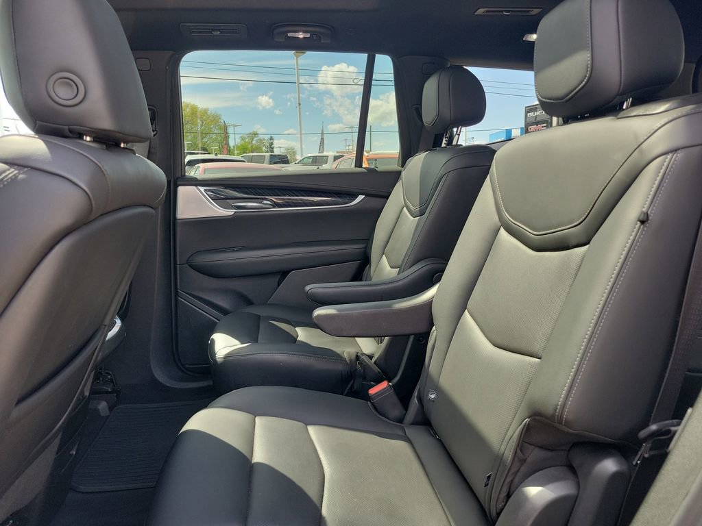Used 2024 Cadillac XT6 Premium Luxury image 14