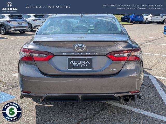 Used 2022 Toyota Camry SE w/ Cold Weather Package FWD image 5