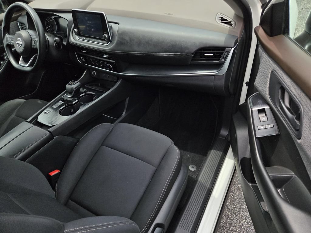 Used 2023 Nissan Rogue S FWD image 7